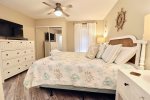 Master bedroom- NEW cooling memory foam mattress
